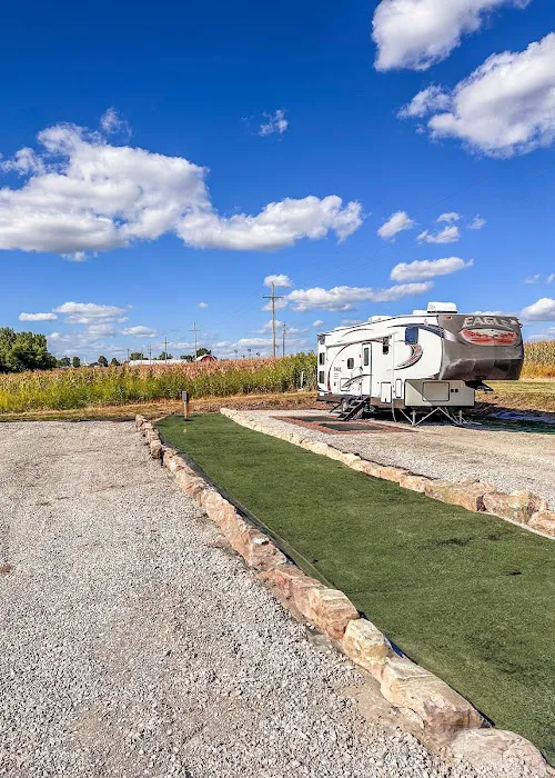 Oregon Trail Glamping and RV Park Hiawatha, KS 8