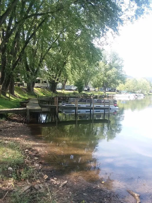 Edgewater Rv Park and Marina 4