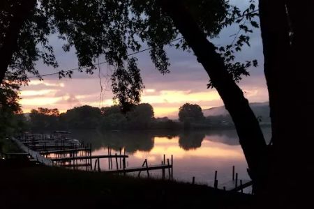 Edgewater Rv Park and Marina