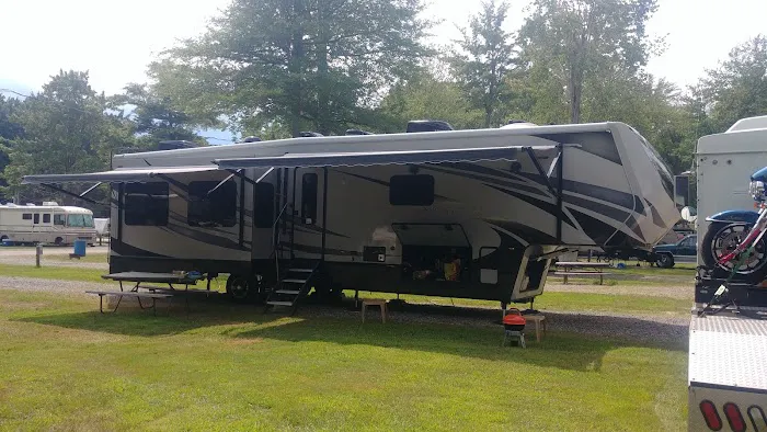 Evergreen Lake Park RV Sales 10