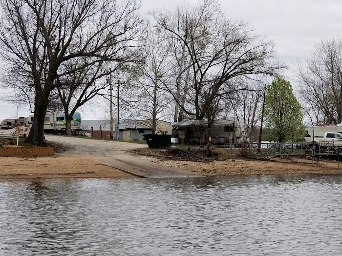 Kolb's LakeSide Resort 4