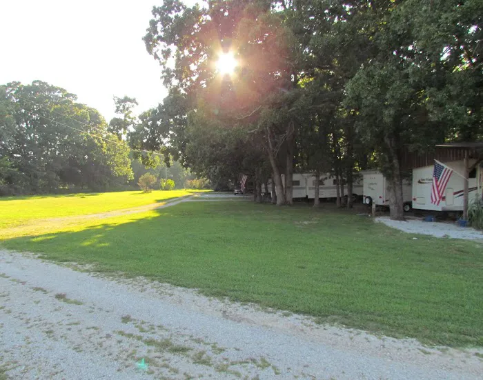 Hoot N Hollar RV Park 3
