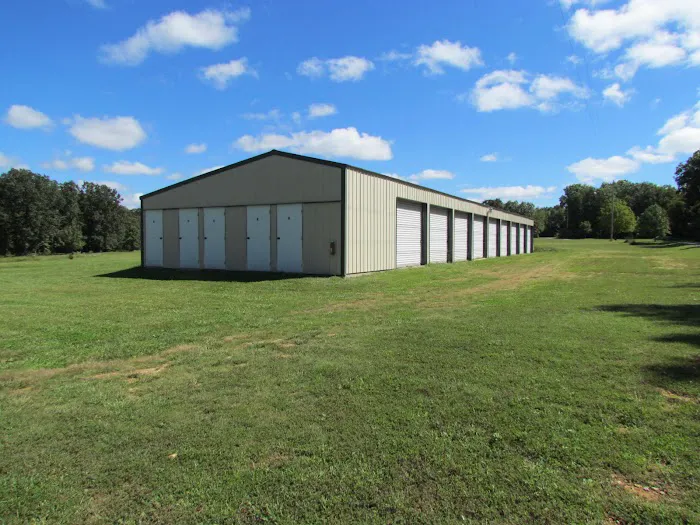 Hoot N Hollar RV Park 5