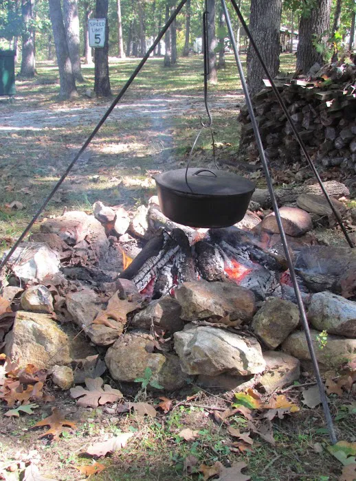 Hoot N Hollar RV Park 8