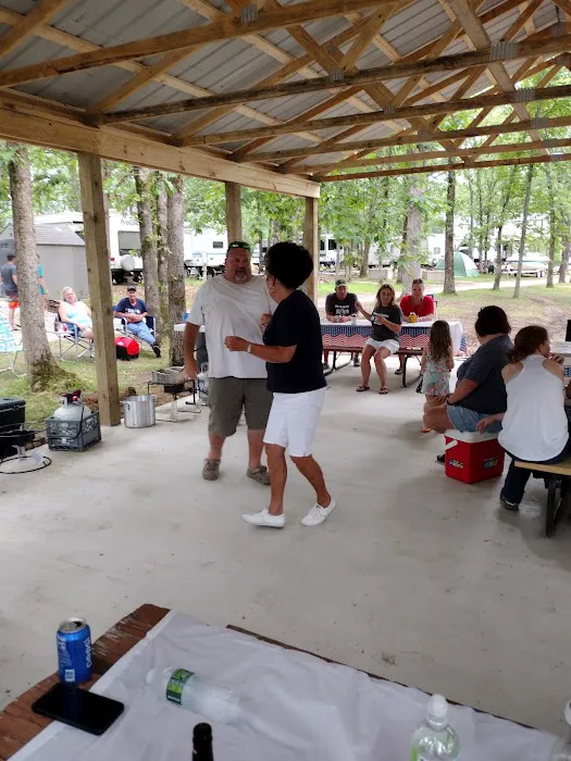 Hoot N Hollar RV Park 6