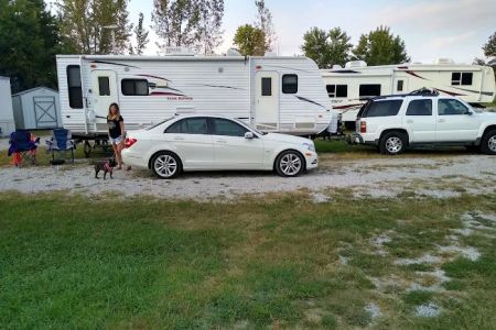 Henry's Mobile Home & RV Park