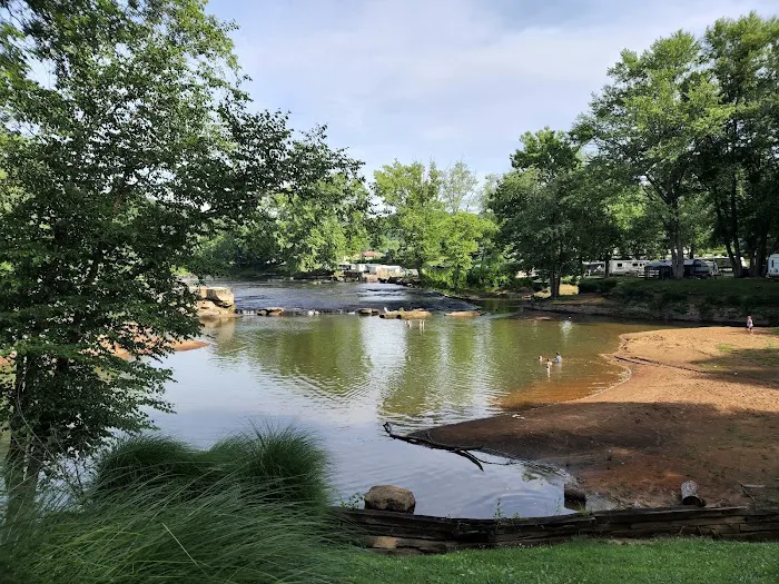 The Falls Campground 10