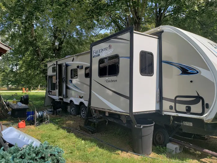 Fawn Court Estates Mobile Home & RV Rental Park 4