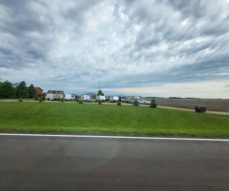 Rv parking south dakota side of Hendricks