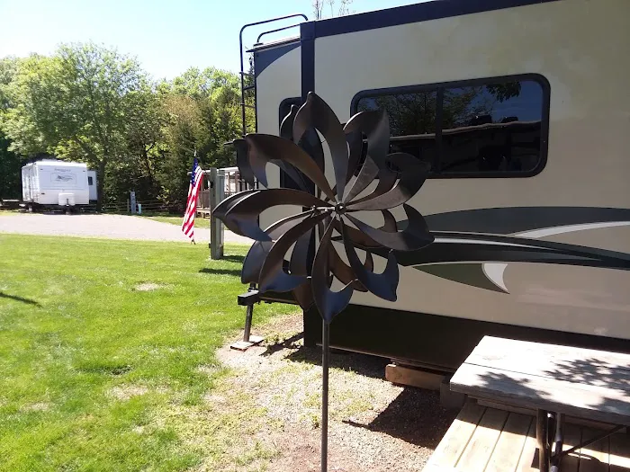 Eagle's Roost RV Park & Cabin 5