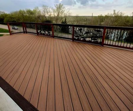 Eagle's Roost RV Park & Cabin