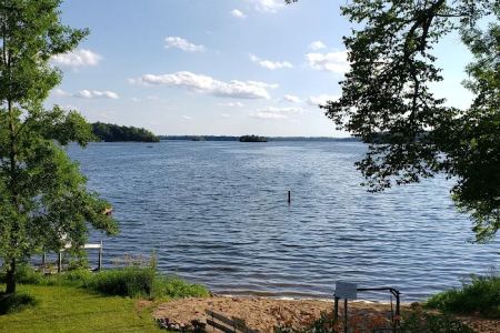 Farm Island Lake Resort