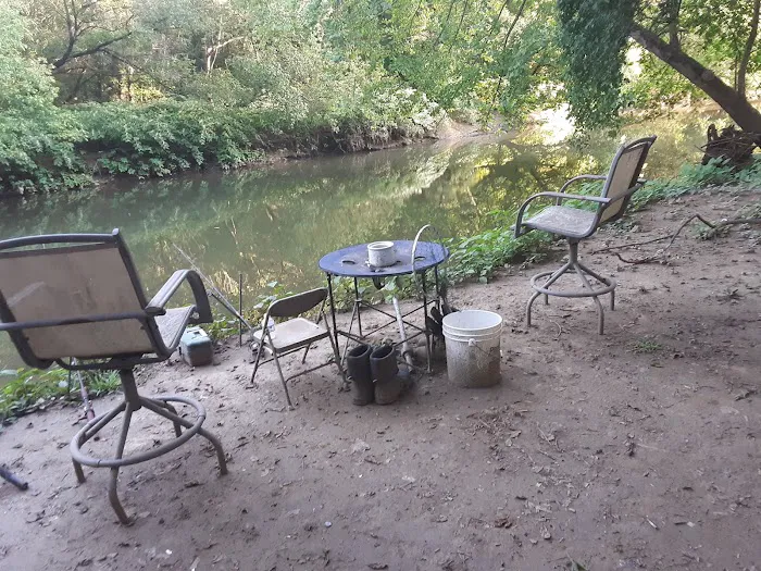 Varlas Campgrounds, RV Mobile Home Parts, Laundromat & Propane Sales 8