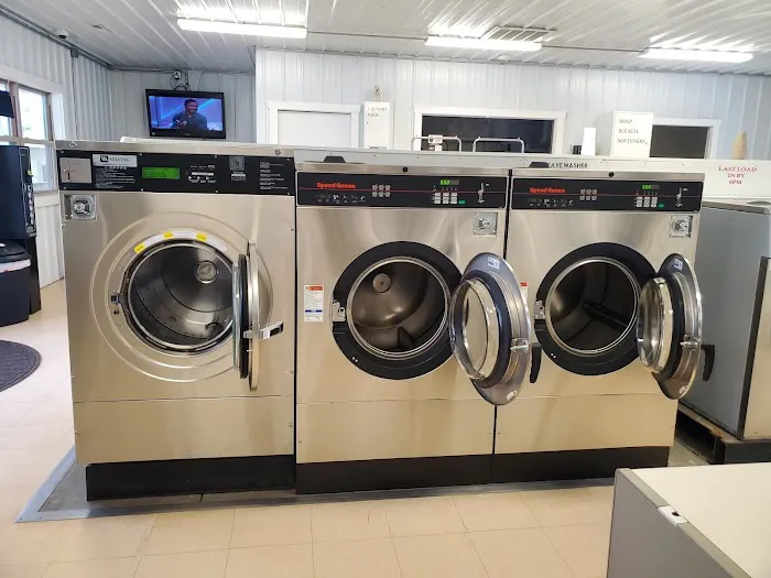 Varlas Campgrounds, RV Mobile Home Parts, Laundromat & Propane Sales 10