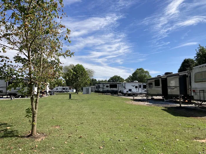 American Way RV Park - Parkersburg 8