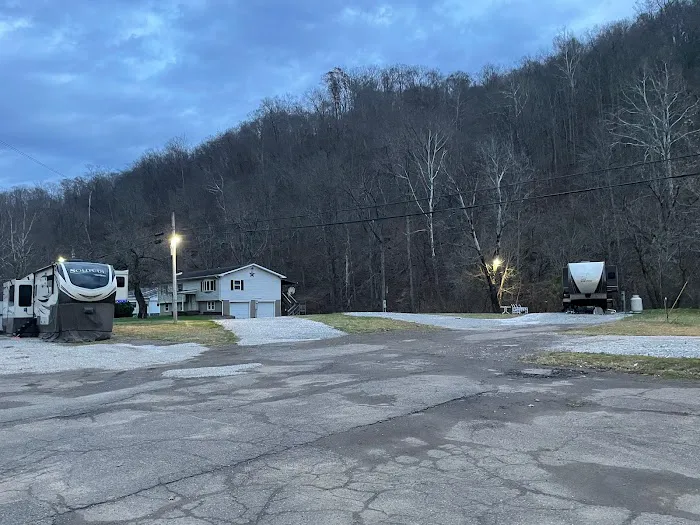 Rock Lane Realty LLC, RV Sites, Fully Furnished Monthly Rentals 9