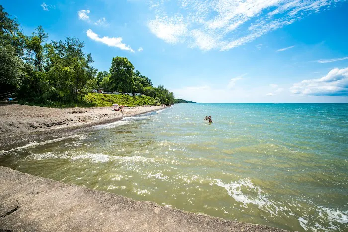 Virginia’s Beach Lakefront Cottages & Camping 1