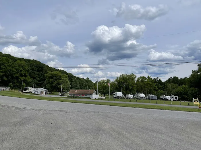 Crawford's Camping Park 6