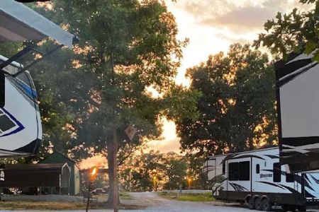 Hilltop Hideaway Campground