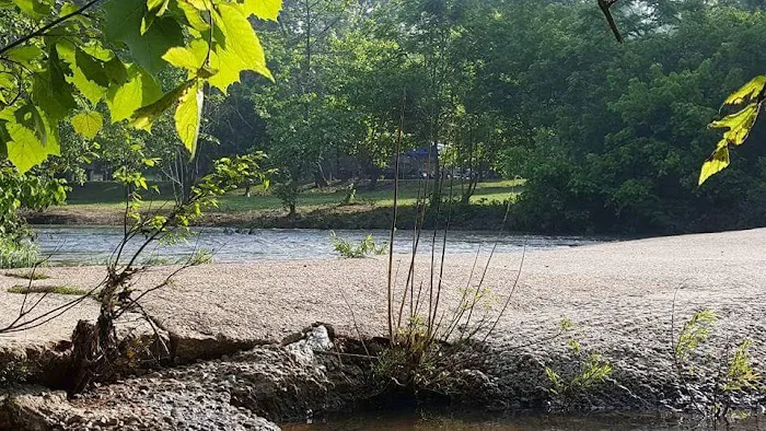 Shade Tree Resort 4
