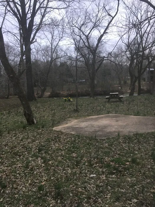 Shade Tree Resort 8