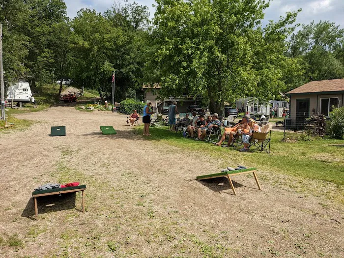 Maple Island Resort - Seasonal Campground ONLY 6