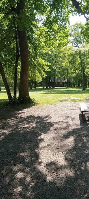 Hidden Lake Modern Group Center 4