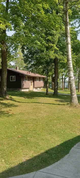 Hidden Lake Modern Group Center 3