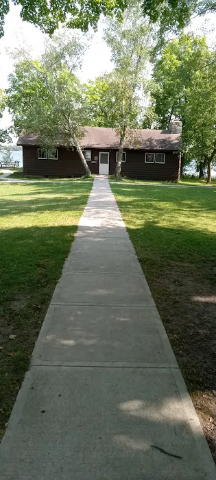 Hidden Lake Modern Group Center 2
