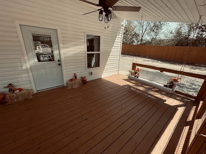 The Hohenwald Hideaway 8