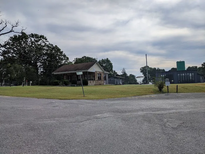 Rolling Meadows Mobile Home Community 9