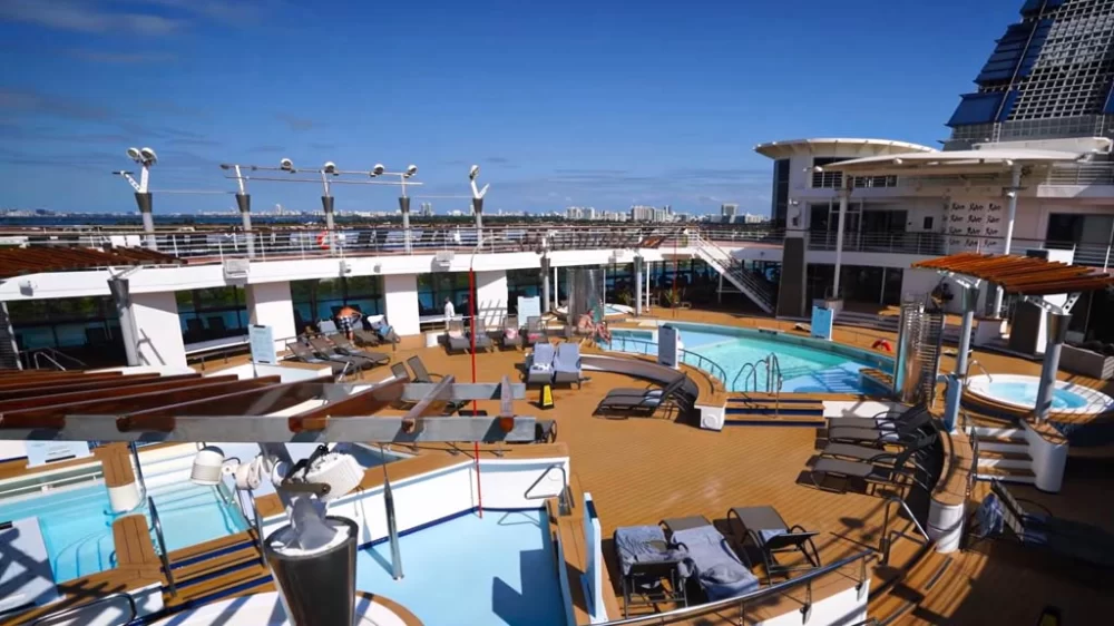 Top Luxury Travel Agencies for Sophisticated Travelers Seeking Exclusive Experiences