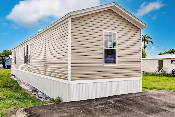 Pioneer Mobile Home Park Picture 2