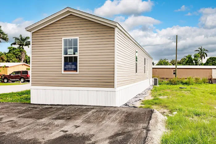 Pioneer Mobile Home Park Picture 3