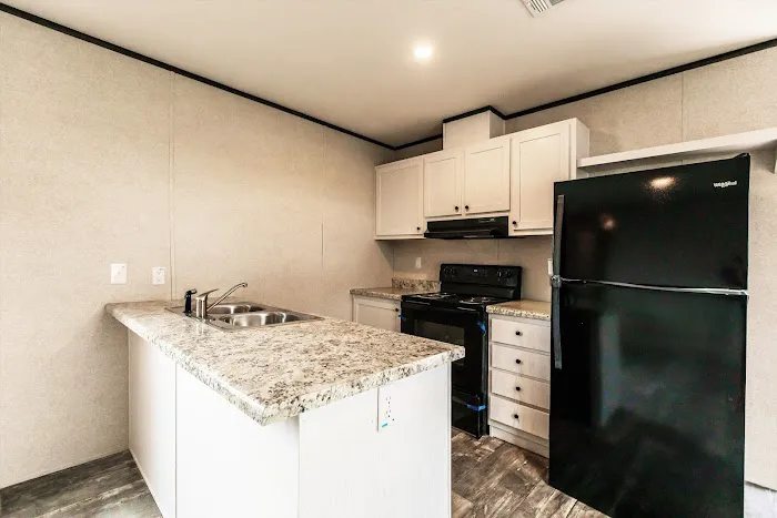 Pioneer Mobile Home Park Picture 6