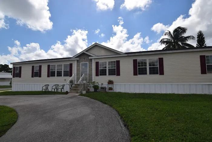 Colonial Estates Manufactured Home Community Picture 2