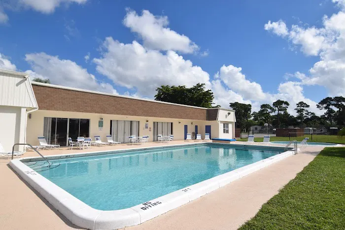 Colonial Estates Manufactured Home Community Picture 1