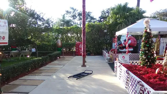 Lake Worth Village Picture 7