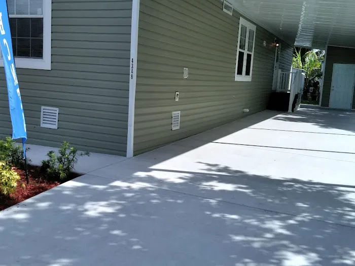 Lake Worth Village Picture 8