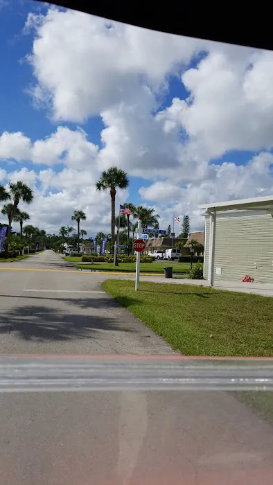 Lake Worth Village Picture 6