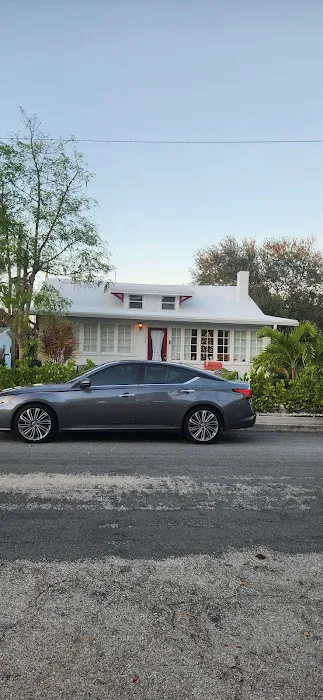 Lake Worth Village Picture 1