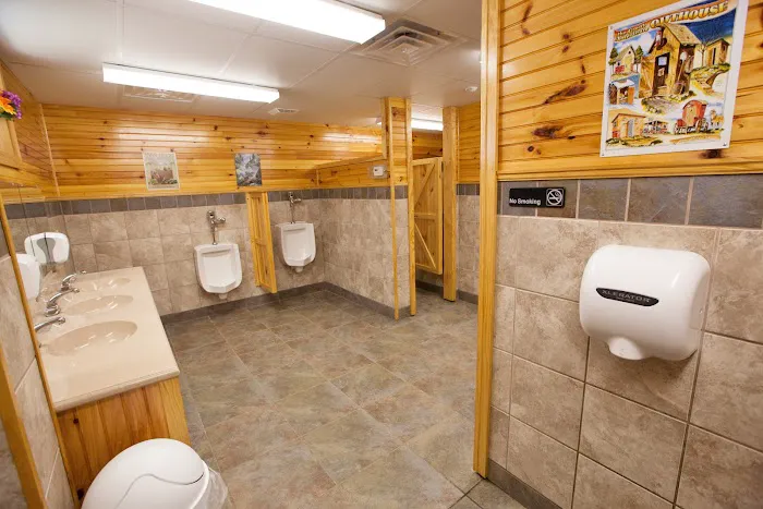 Yogi Bear's Jellystone Park at Kozy Rest Picture 3