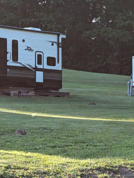 Quiet Oaks Campground Picture 3