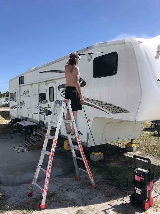 Holt's Lazyland Mobile Home & RV Community Picture 4