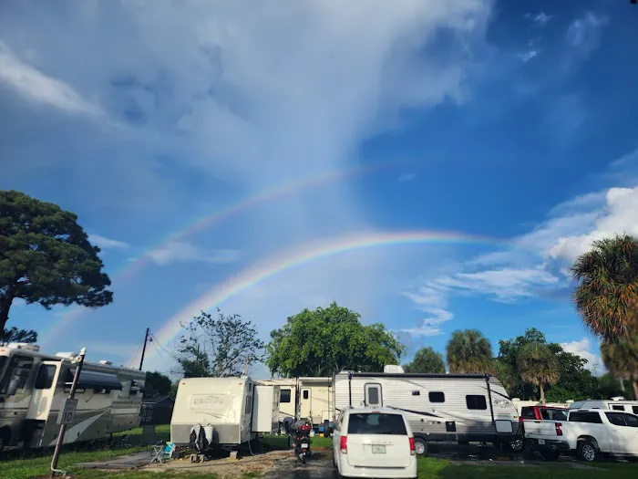 Palm Beach Traveler RV Park Picture 2