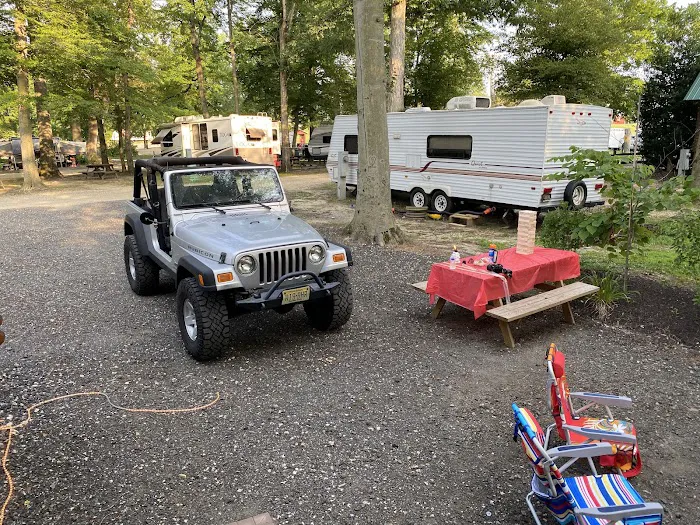 Four Seasons Family Campground Picture 2