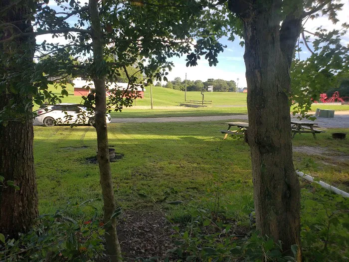 Four Seasons Family Campground Picture 8