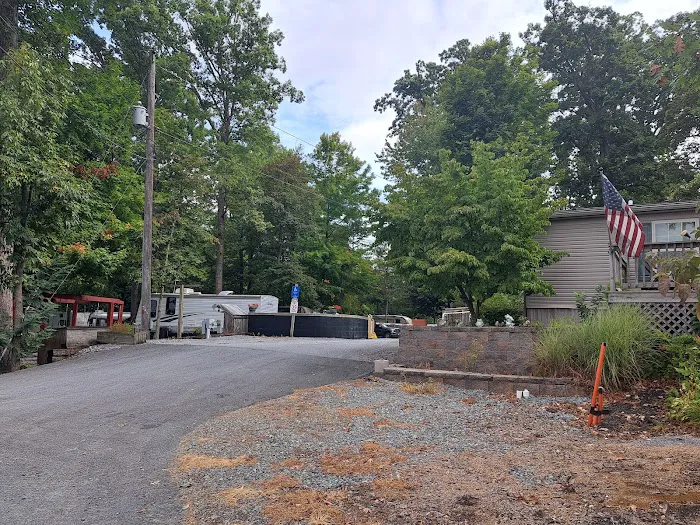 Oma's Family Campground Picture 3
