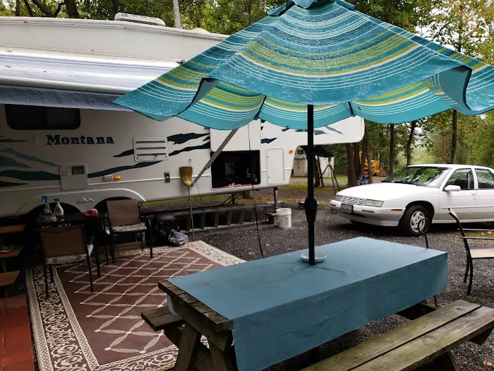 Shoop's Country Campground Picture 4