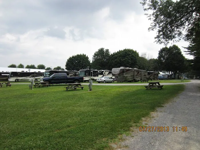 Roamers Retreat Campground Picture 2